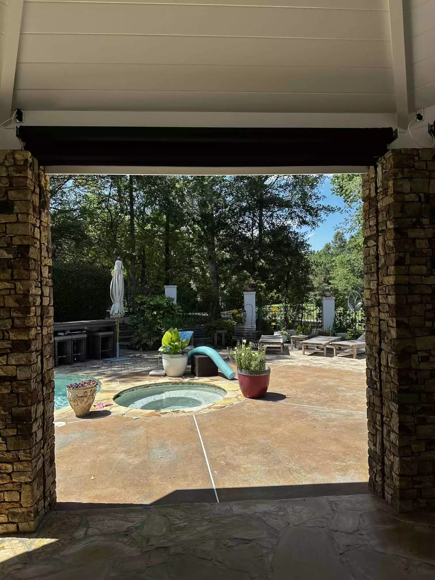 seamless motorized screen entryway from Phantom Screens Atlanta in Norcross, GA